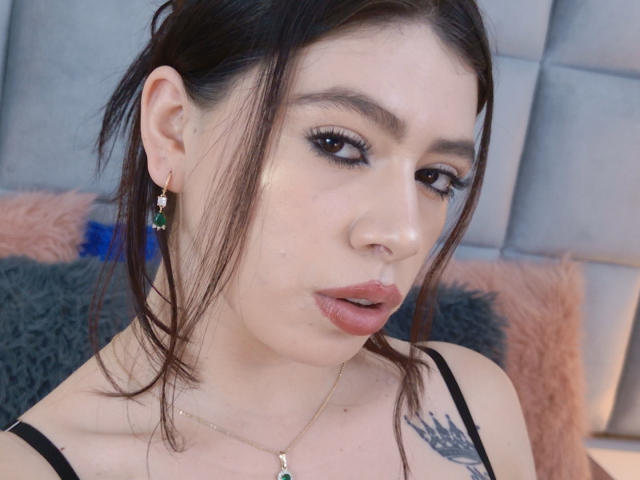 LindaMancini - Live porn &amp; sex cam - 29235449