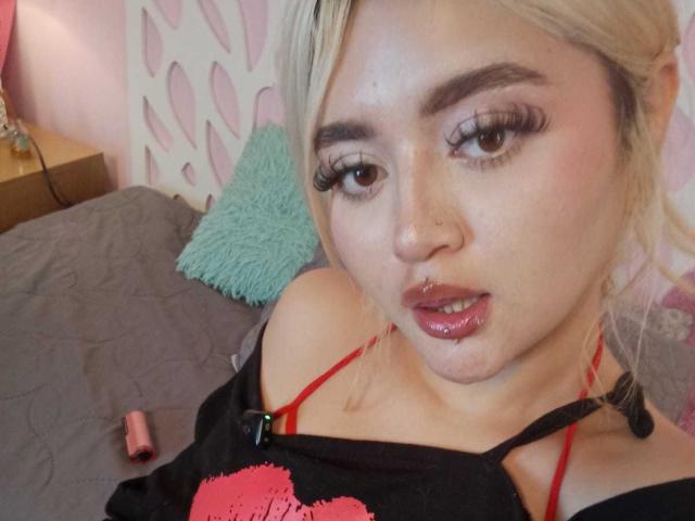 LyaMoon - Élő pornó és szexkamera - 29236421