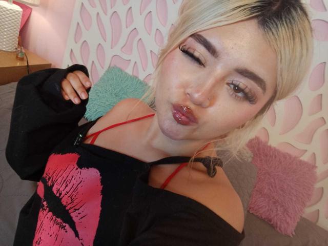 LyaMoon - Élő pornó és szexkamera - 29236487