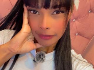 Xem hồ sơ đầy đủ của EmmaEbony