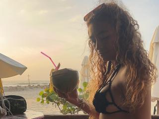 Xem hồ sơ đầy đủ của AriannaBlake