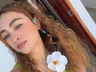 Xem hồ sơ đầy đủ của AriannaBlake