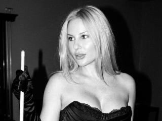 Xem hồ sơ đầy đủ của AvaQueen