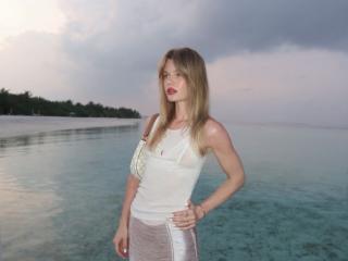 Xem hồ sơ đầy đủ của TheHottestBlonde