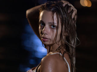 Ver la ficha detallada de AishaBee