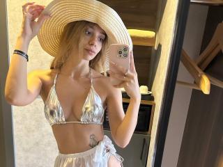 Xem hồ sơ đầy đủ của AishaBee