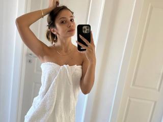 Xem hồ sơ đầy đủ của AishaBee