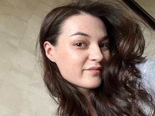 Xem hồ sơ đầy đủ của Yasinia