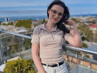 Xem hồ sơ đầy đủ của Yasinia