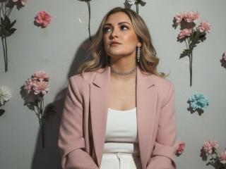 Ver a ficha detalhada de GladisBelle