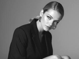 Ver a ficha detalhada de GladisBelle