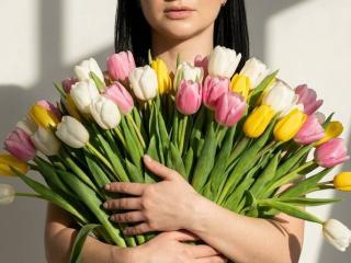 Xem hồ sơ đầy đủ của Limina