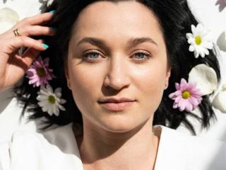 Xem hồ sơ đầy đủ của Limina