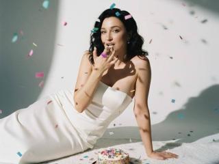 Xem hồ sơ đầy đủ của Limina