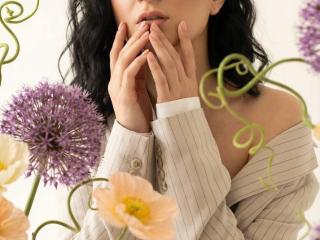 Xem hồ sơ đầy đủ của Limina