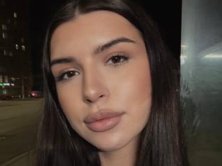 Ver a ficha detalhada de KeenaJaminet