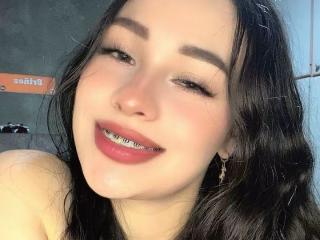 Xem hồ sơ đầy đủ của CandyVela