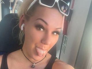 Vedere il profilo completo di SidneyRockz-hot