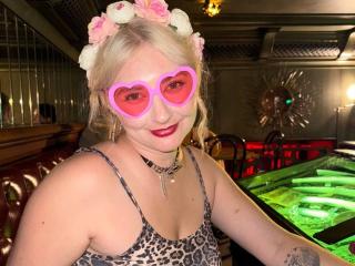 Se dtaljerede oplysninger for LolaLavina