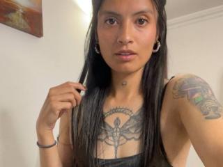 Ver la ficha detallada de NiaWhitee