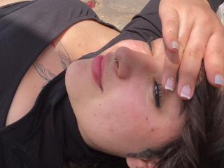 Podívejte se na podrobnou kartu AnikaFleur