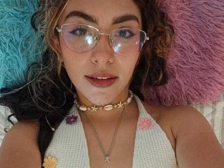 Se dtaljerede oplysninger for AdaraAngel