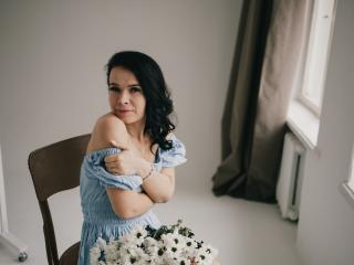 Ver la ficha detallada de JasmineKouch