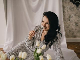 Ver la ficha detallada de JasmineKouch