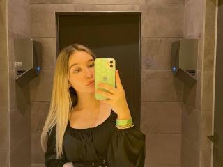 EssieVawter's Model Profile