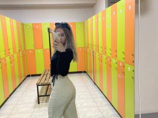 EssieVawter's Model Profile