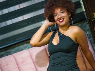 NiaZuri's Model Profile