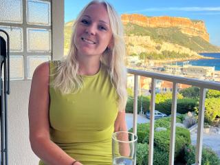 GermanMaskedLuci-hot's Model Profile