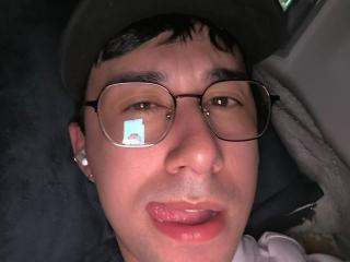 OliverHot69's Model Profile