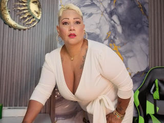 GianellaCox's Model Profile