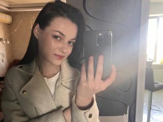 Yasinia's Model Profile