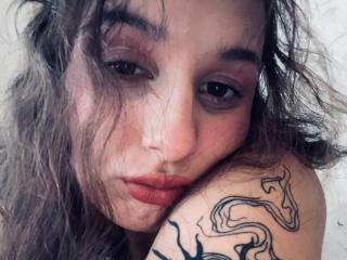 VikVikLove's Model Profile