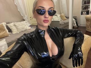 Ver la ficha detallada de MademoiselleBella