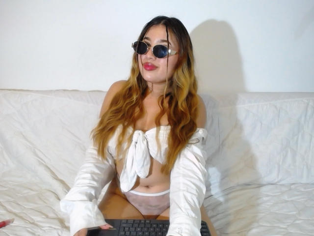 IdaliaRoyale - Live sex cam - 29283059