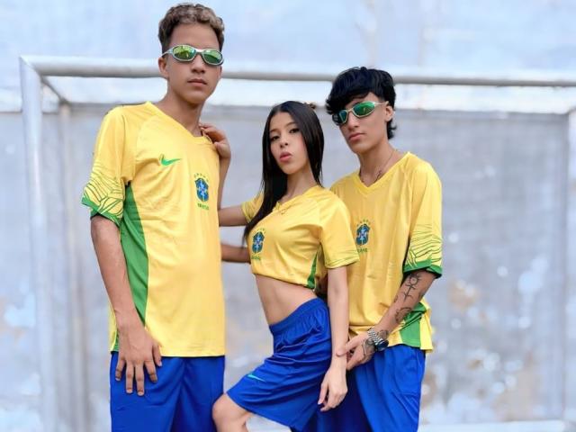 OnlyTrio - Live sex cam - 29290892