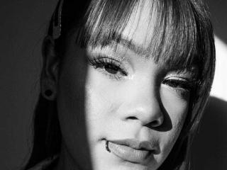 VictoriaField's Model Profile