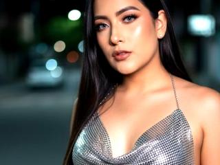 Yksityiskohtaiset tiedot mallista VelvetRoseX