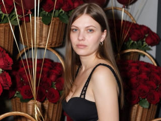 LiiaWow's Model Profile