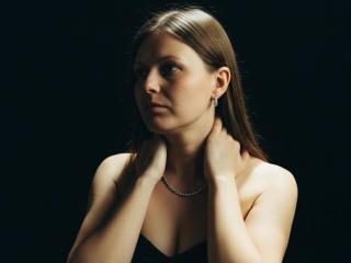 LiiaWow's Model Profile