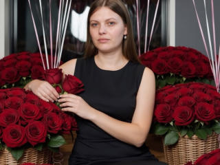 LiiaWow's Model Profile