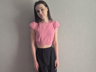 Yasinia's Model Profile