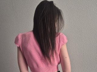 Yasinia's Model Profile