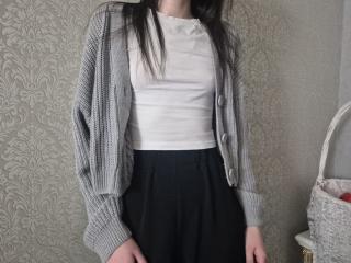 Yasinia's Model Profile