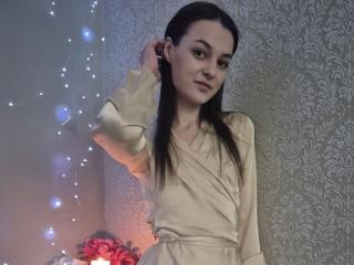 Yasinia's Model Profile