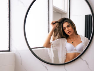 AliceCoolenk's Model Profile