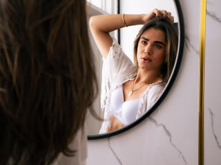 AliceCoolenk's Model Profile